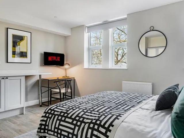 Studio for rent in Caldermill, East Midlands