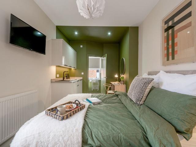 Studio for rent in Caldermill, East Midlands