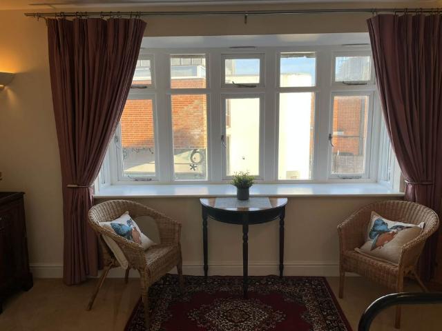 Room for rent in Holloway Hill, Fole