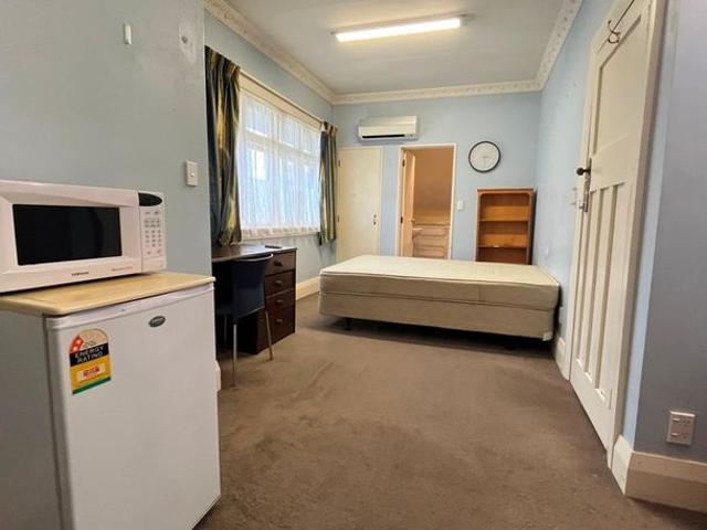 Property for rent in Otakou