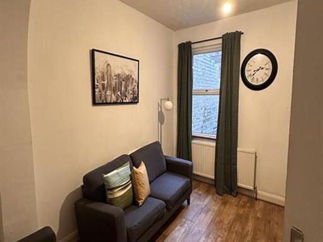 Room for rent in Willowfield, Northern Ireland