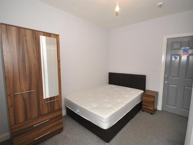 Room for rent in Loundsley Green, East Midlands