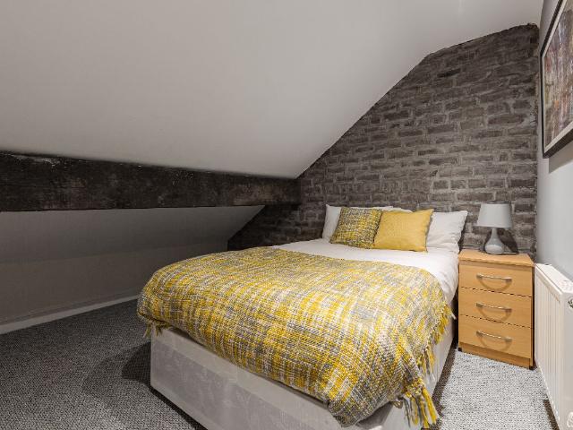 Room for rent in Calderstones