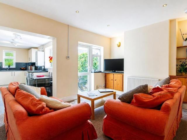 Room for rent in Golden Valley, Gloucestershire