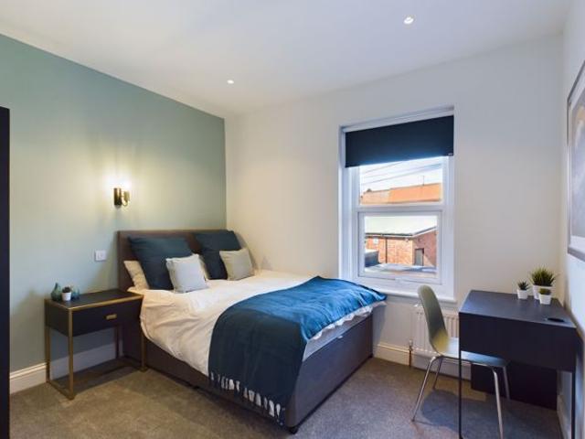 Room for rent in Yeovil, Somerset