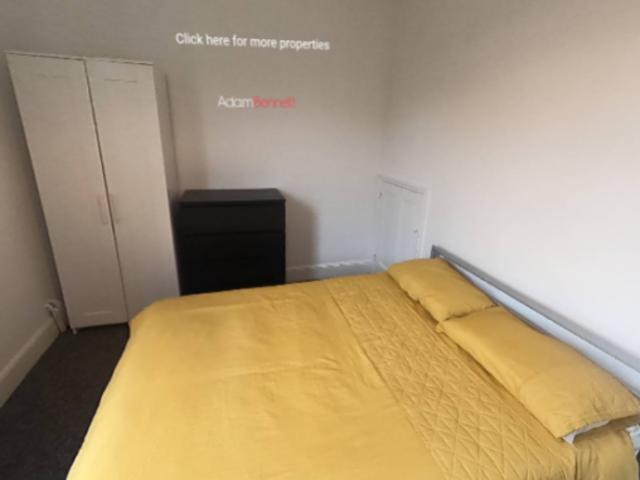 Room for rent in High Field, York