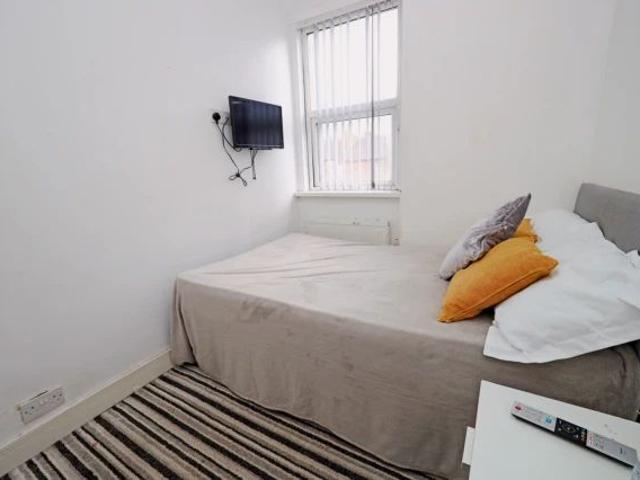 Room for rent in Stoke, Stoke-on-Trent