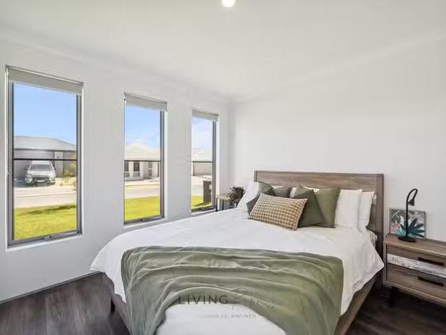 House for rent in Lakelands