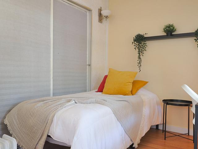 Room for rent in Vancouver, British Columbia