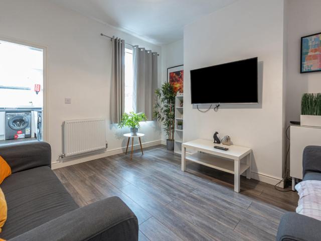 Room for rent in Two Mills, Cheshire