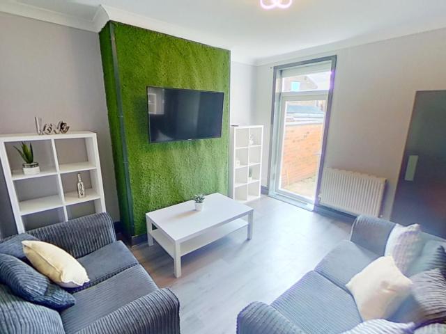Room for rent in Northgate Village, Two Mills