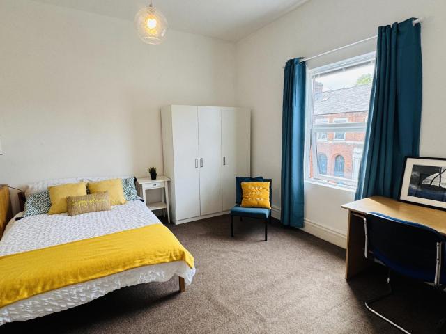 Room for rent in Northgate Village, Two Mills