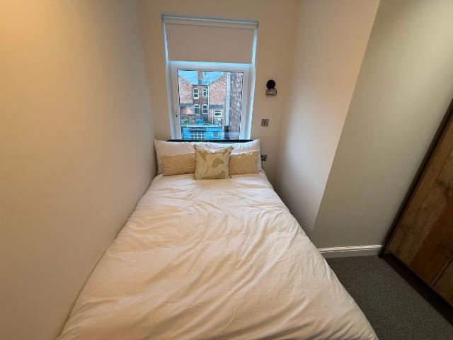 Room for rent in Caldermill, East Midlands