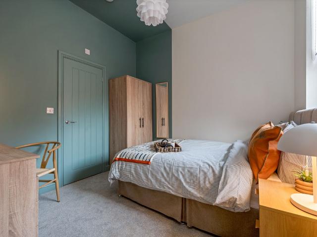 Room for rent in Caldermill, East Midlands