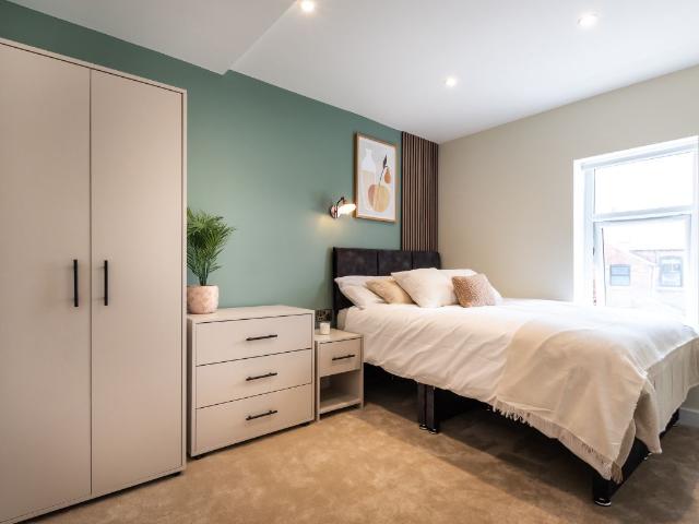 Studio for rent in West End, Derby