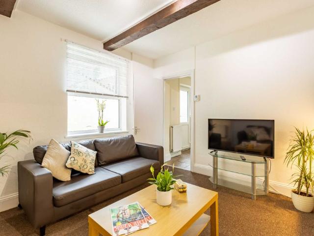 Room for rent in Ewens Farm, Golden Valley