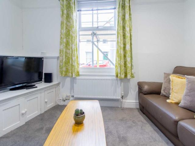 Room for rent in Golden Valley, Gloucestershire