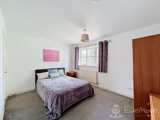 Room for rent in St John's, Worcestershire