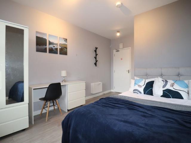 Room for rent in Hollins, Bury
