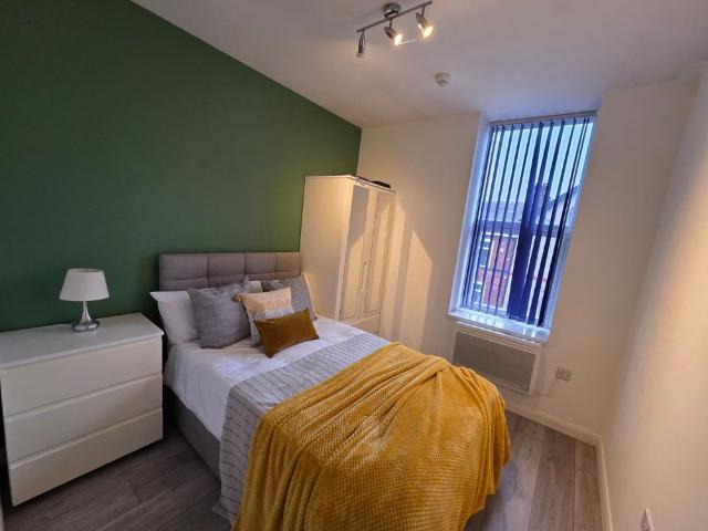 Room for rent in Hollins, Bury