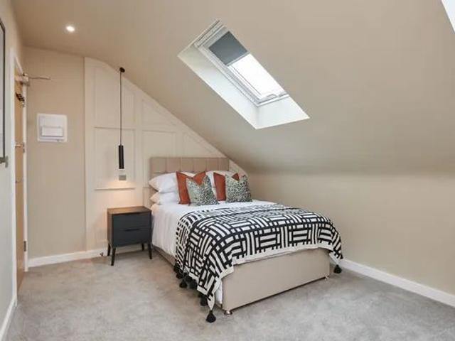 Studio for rent in Gedling