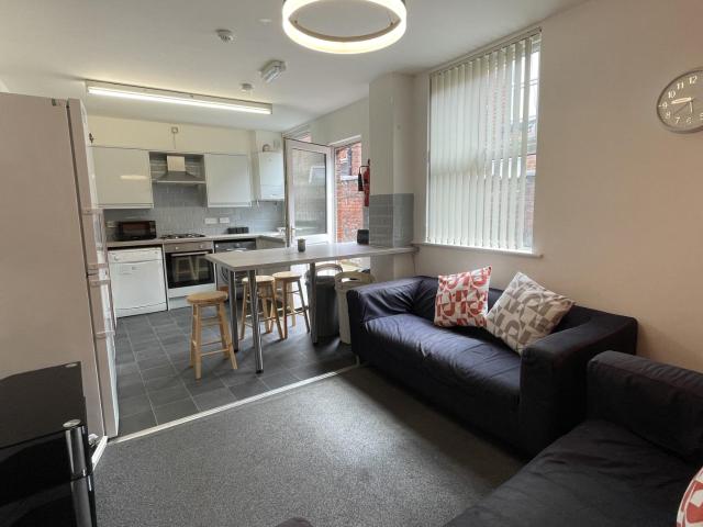 Room for rent in Northgate Village, Two Mills