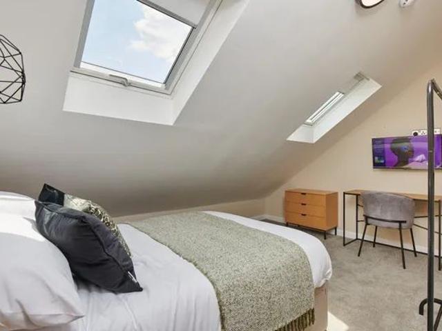 Studio for rent in Caldermill, East Midlands