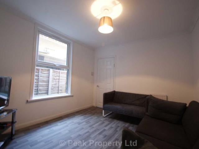 Room for rent in Southend City Centre Neighbourhood, Alton Barnes