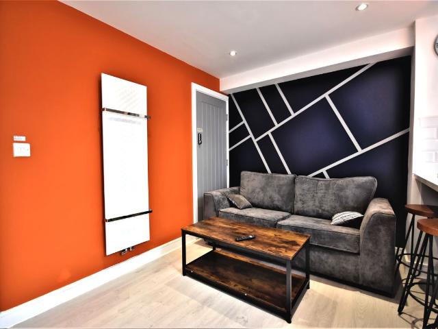 Room for rent in Ball Hill, West Midlands