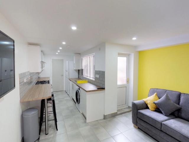Room for rent in West Midlands
