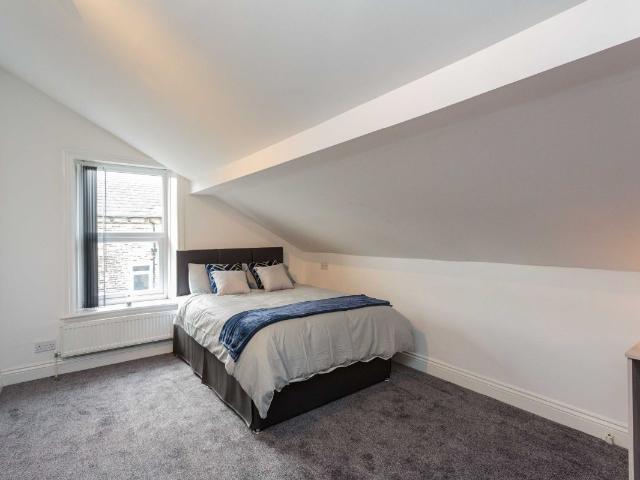 Room for rent in Claremount, Halifax