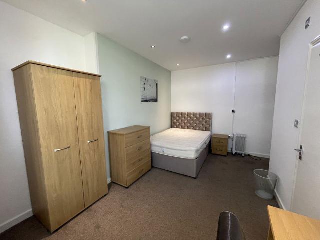 Room for rent in West Town, Peterborough