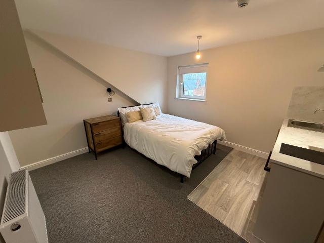 Studio for rent in Caldermill, East Midlands