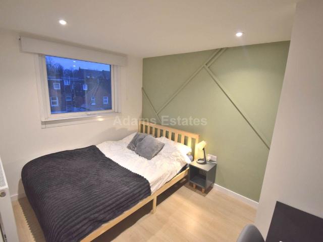 Room for rent in Newtown, Reading