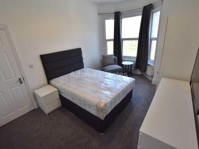 House for rent in Newtown, Reading