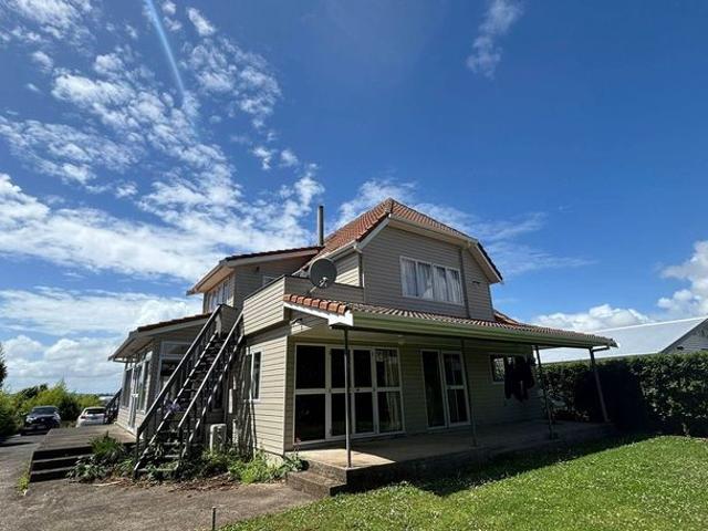 House for rent in Point England, Oroua County