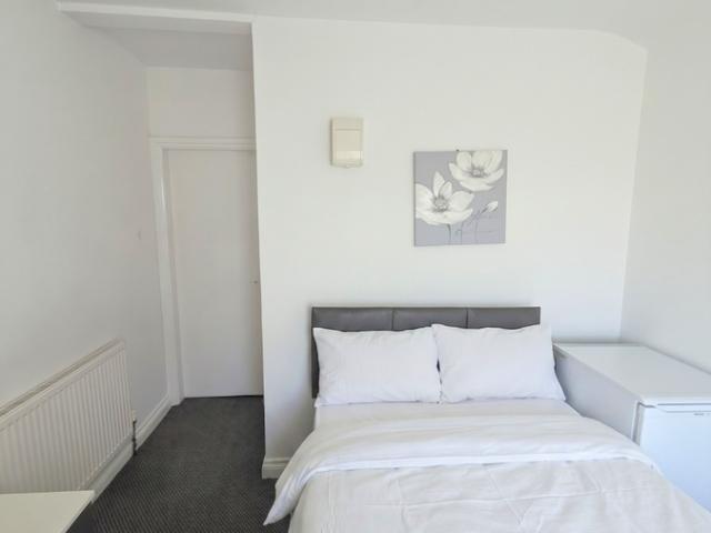 Room for rent in Hyde Park, South Yorkshire
