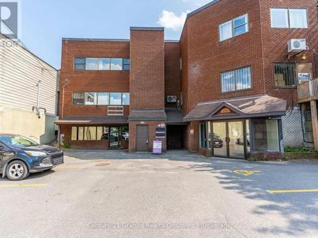 Commercial for rent in Dysart Et Al., Ontario