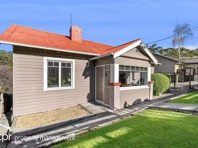 Apartment for rent in Sandy Bay, Tasmania