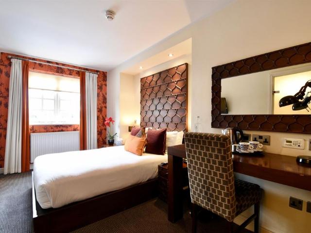 Room for rent in Hertford, Colliers End