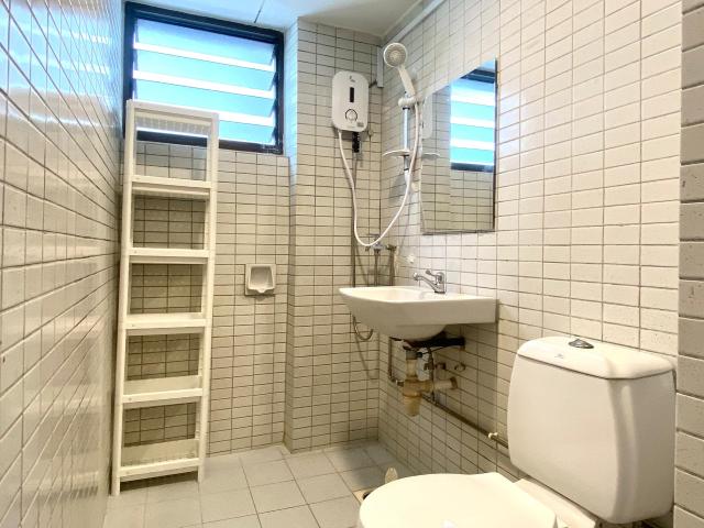 Room for rent in Ulu Pandan