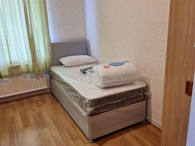 Room for rent in Old Trafford, Trafford