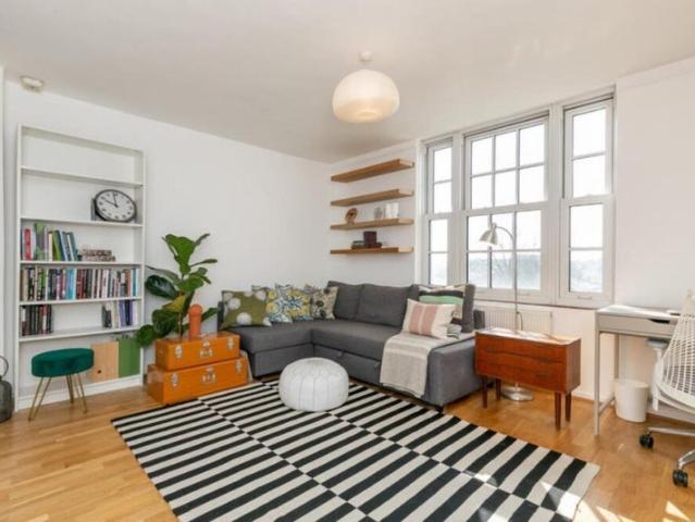 Room for rent in Chalk Farm, Primrose Hill