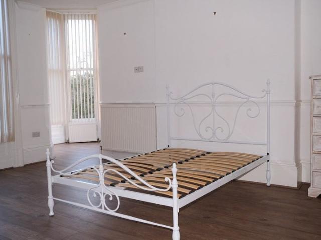 Room for rent in Calderstones