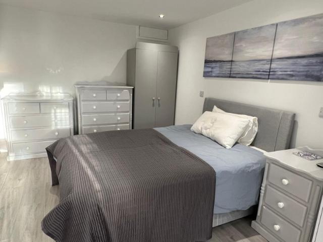 Room for rent in Calderstones