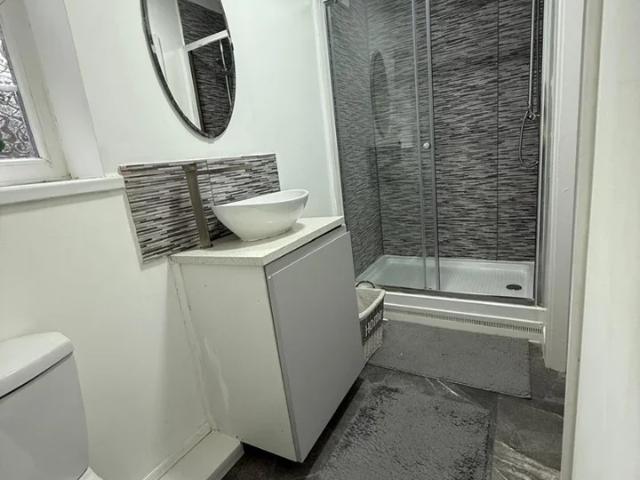Room for rent in Frizinghall, West Yorkshire