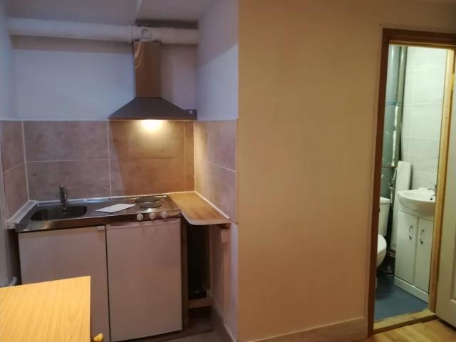 Room for rent in Maryland, Greater London