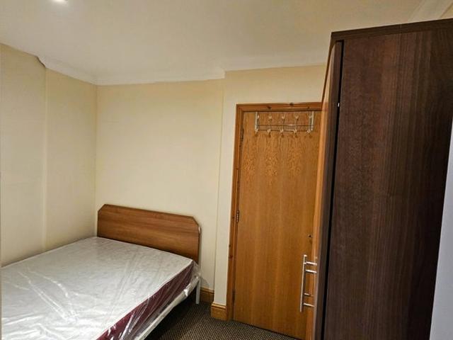Room for rent in Maryland, Greater London