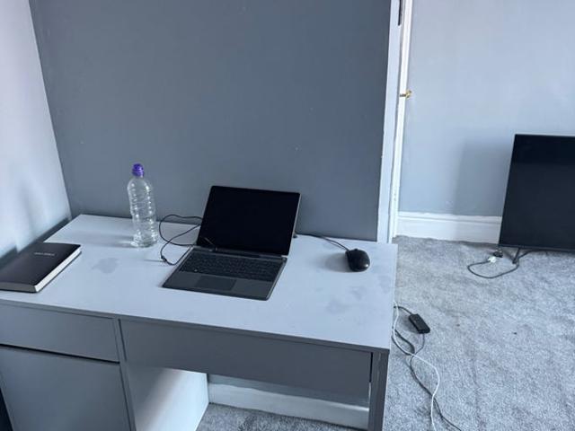 Room for rent in Burnedge, Greater Manchester