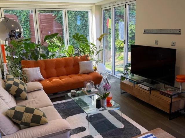 Room for rent in London Borough of Merton, Greater London